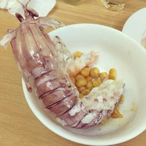 nguyên liệu của nem hải sản bán sẵn cấp đông